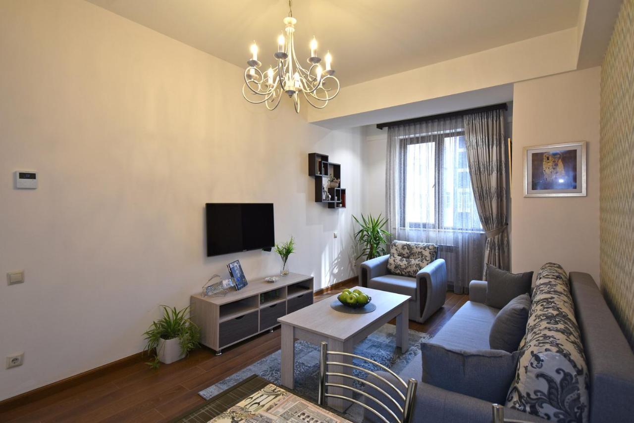 Yerevan4You Patio מראה חיצוני תמונה